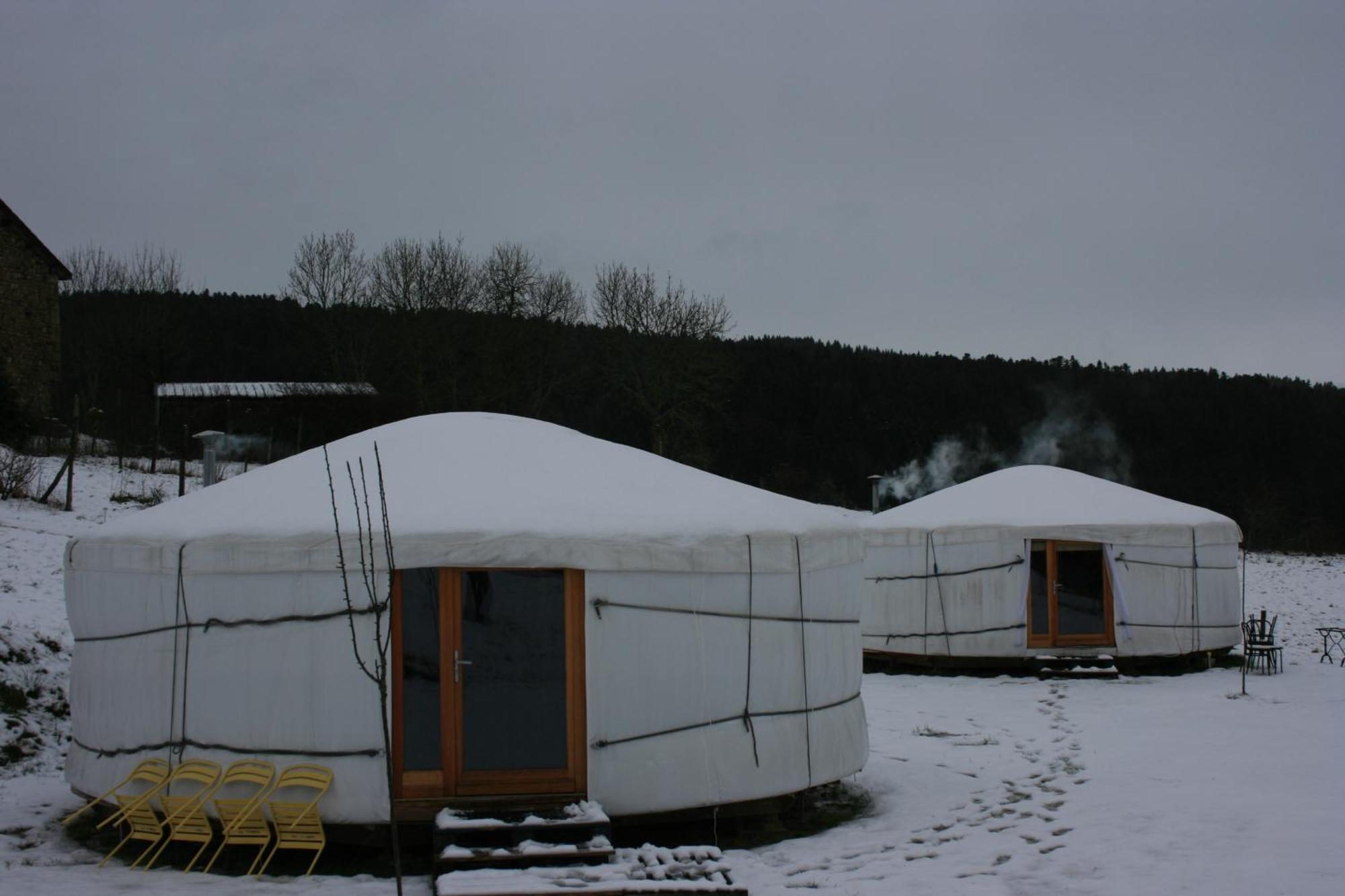 Yourtes En Terrasse Bonneval  Exteriör bild