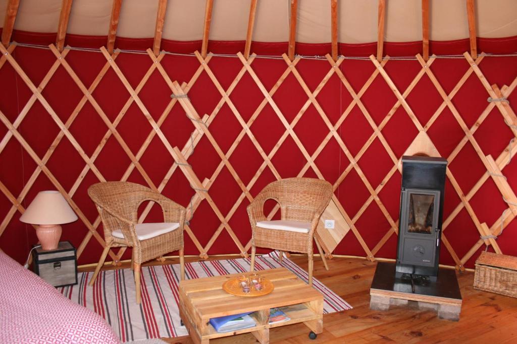 Yourtes En Terrasse Bonneval  Exteriör bild